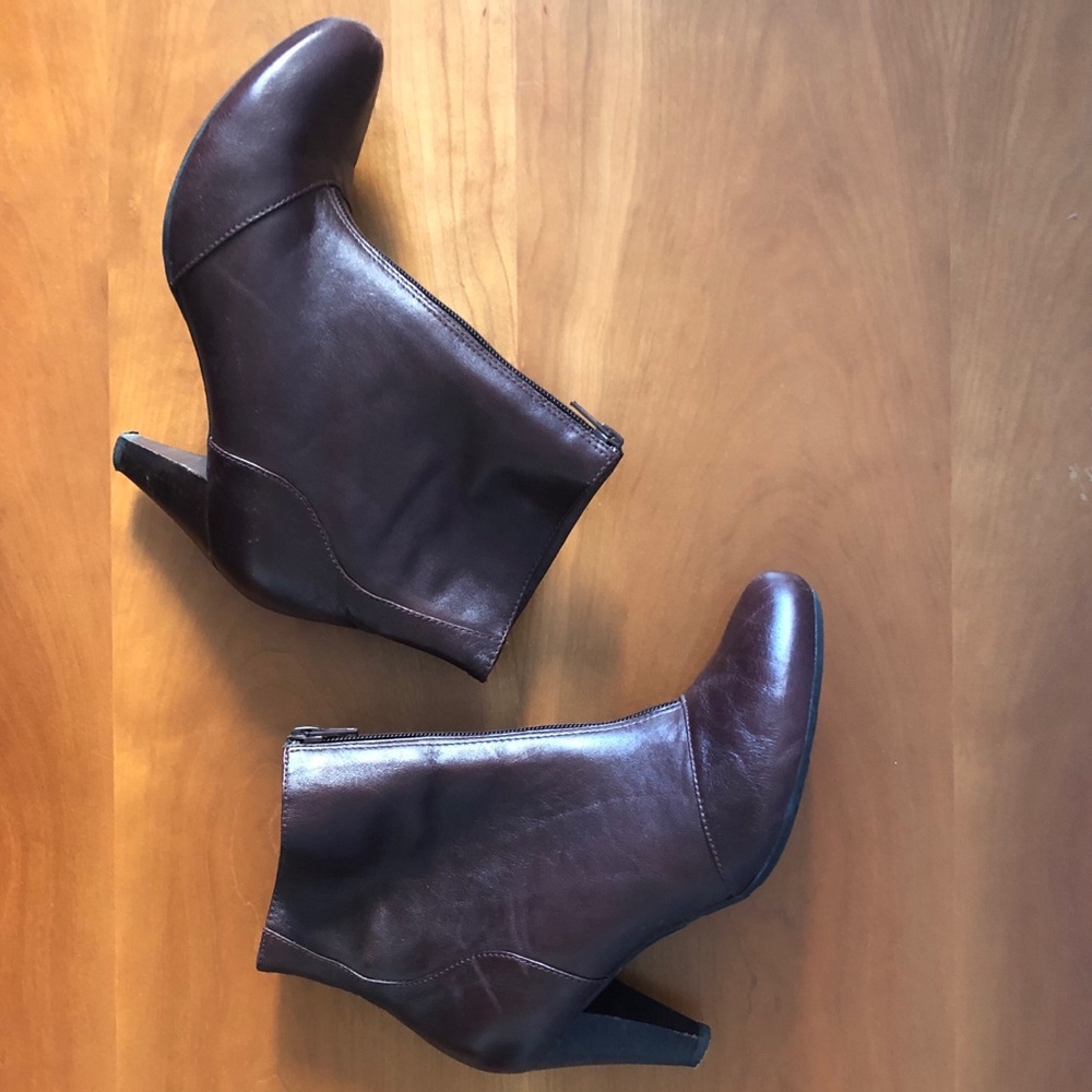 Indigo by Clarks 2.5” Stacked Heel Zip Front 👢